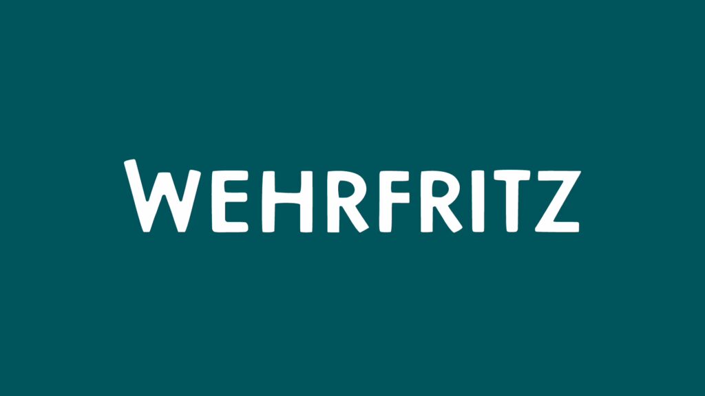 Der neue Schriftzug in Weiß auf petrolfarbenem Hintergrund.